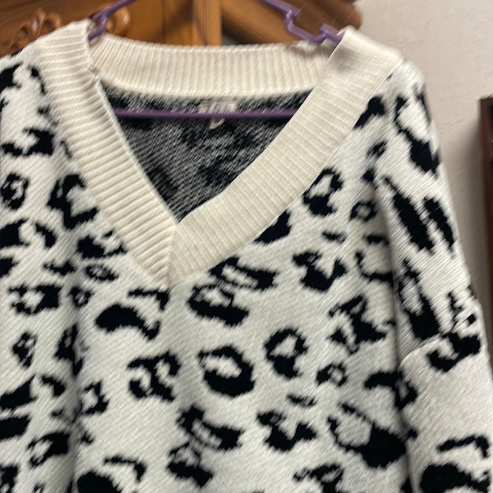 Velvet feel sweater